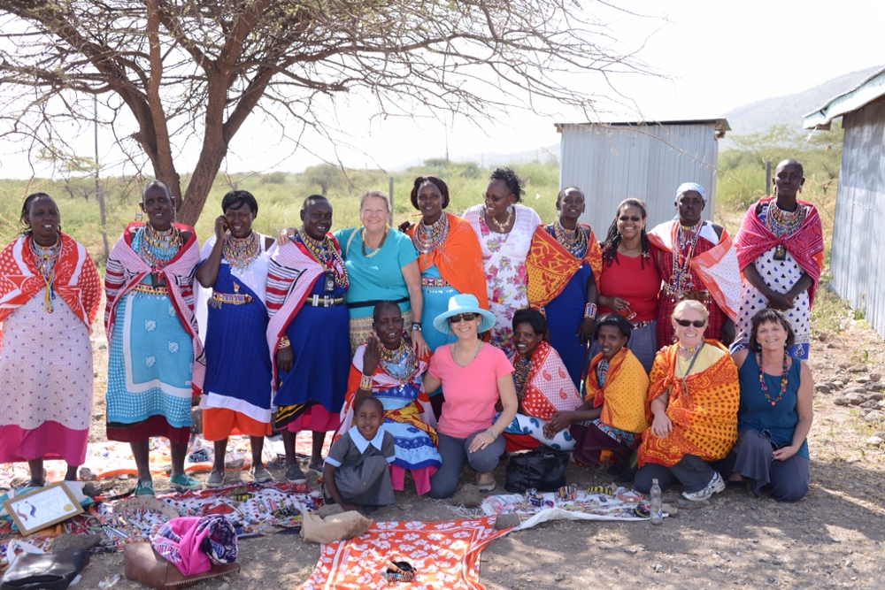 Group photo with Tuko Pamoja Maasai women